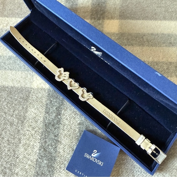 Swarovski leather Bracelet - Picture 2 of 5